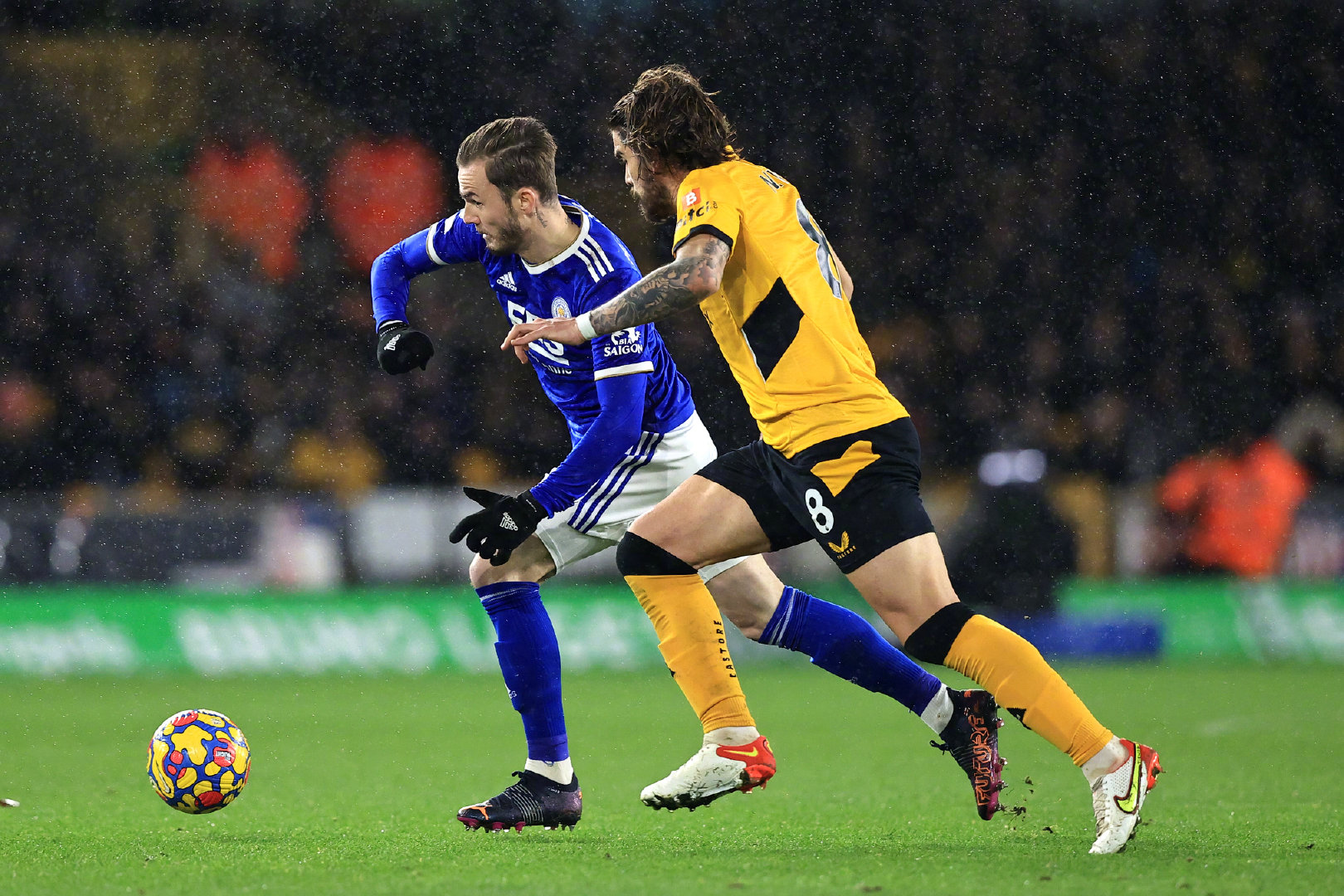 球员还是替 球员还是替